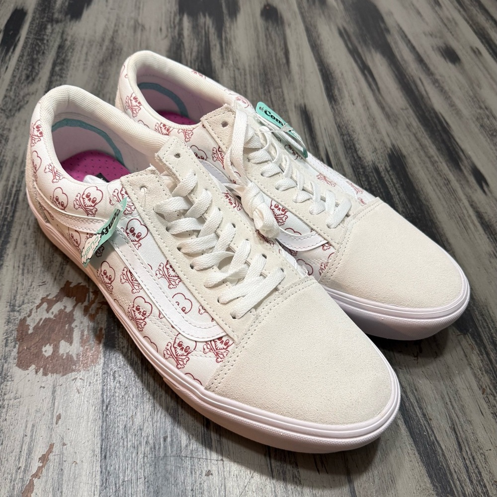Vans Old Skool Cream & Pink Skull Print Sneakers Mens size 12 NWT! - Picture 6 of 13